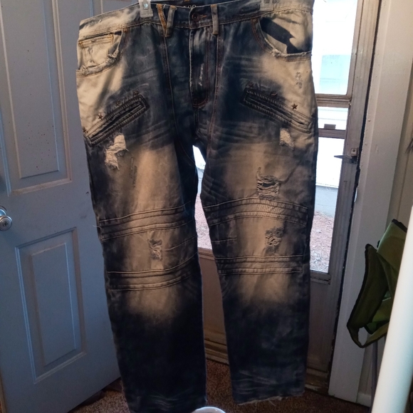 Akoo Jeans - Picture 5 of 6